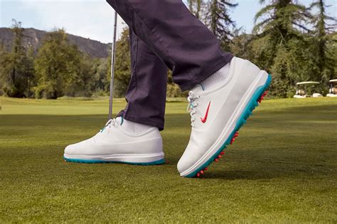 Best Golf Shoes For Supination